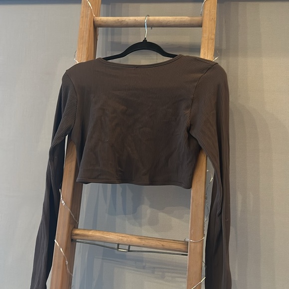 BROWN TWIST CROP TOP - Picture 4 of 4